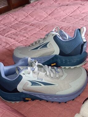 Altra Trail Shoes - Light Gray & Navy Blue. WIDE 7 1/2